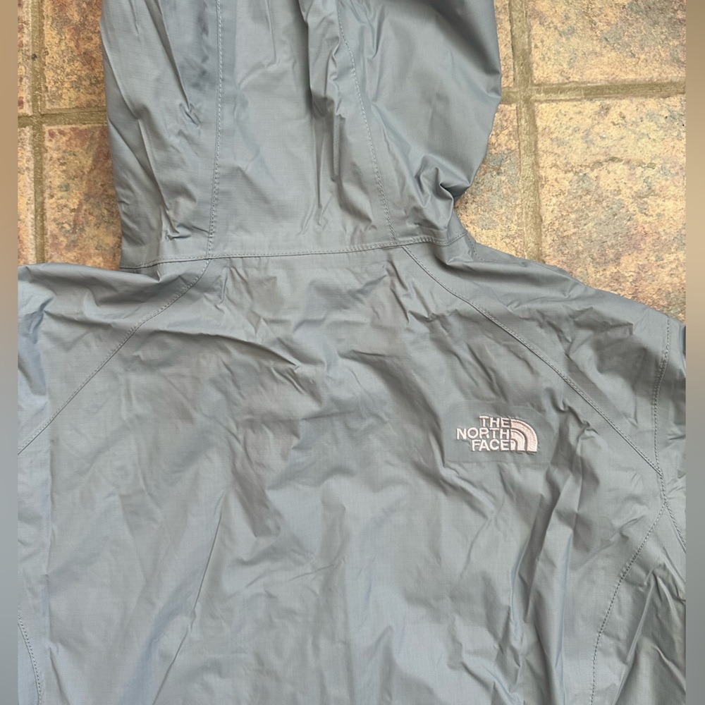 north face lightweight windbreaker with hood, size small, light pink & grey - Picture 7 of 8